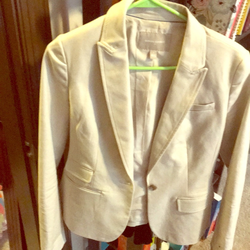 Beige Banana Republic Blazer. Size 4.